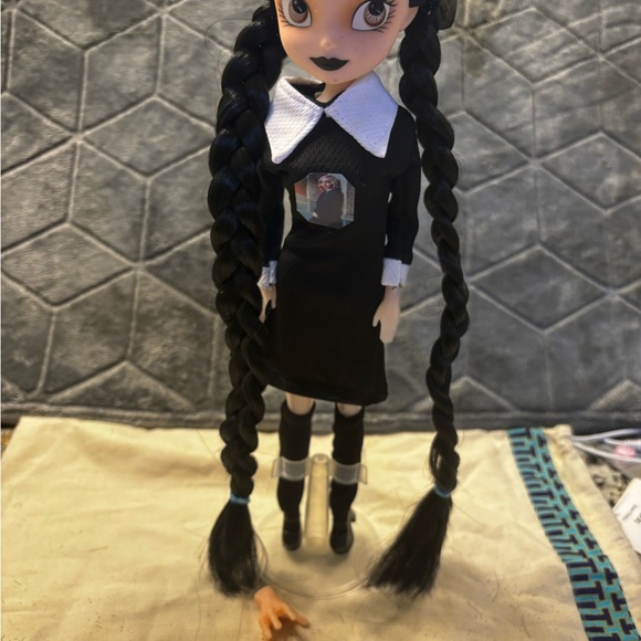 Wensday doll - Picture 3 of 3
